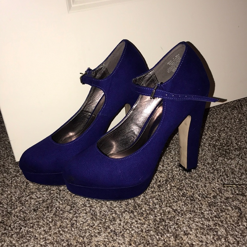 Elle Pumps